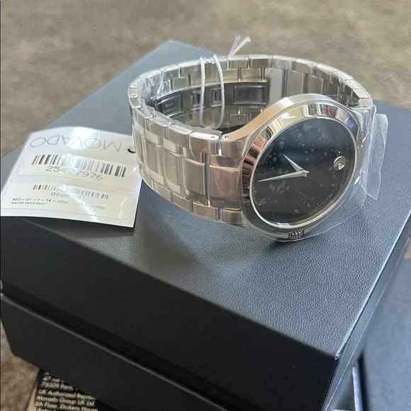NWT- VIDEO- Movado Men's Elegant Silver and Black Watch - Picture 4 of 9
